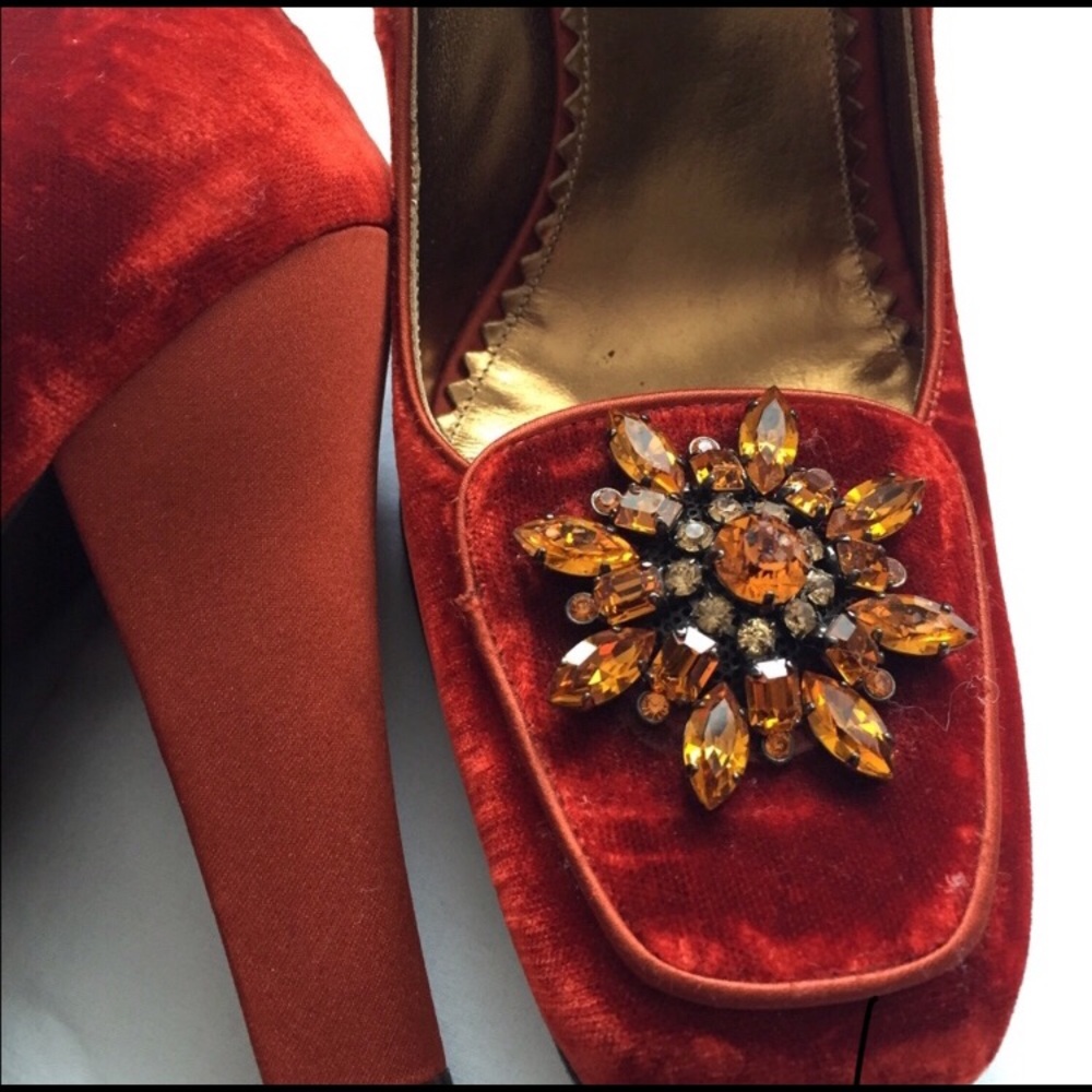 BCBG velvet heels